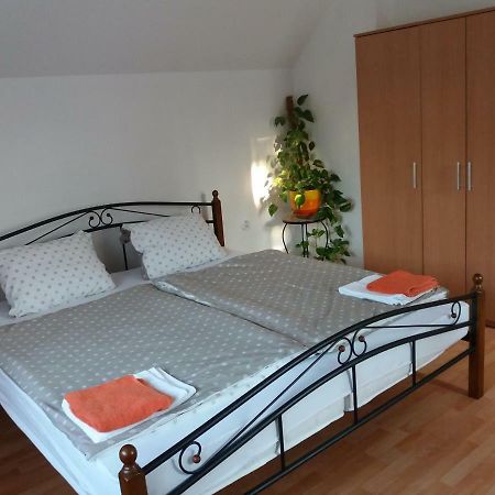 Apartmány F-M Frýdek-Místek Esterno foto