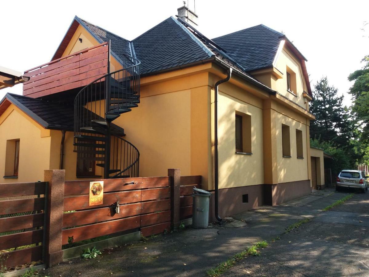 Apartmány F-M Frýdek-Místek Esterno foto