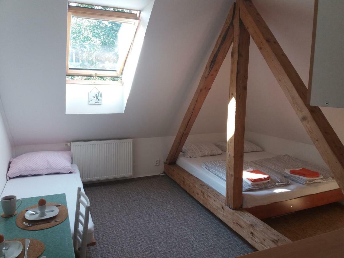 Apartmány F-M Frýdek-Místek Esterno foto